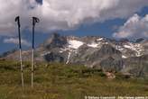 20060710_174214 Bastoni da trekking e gruppo del Suretta.jpg